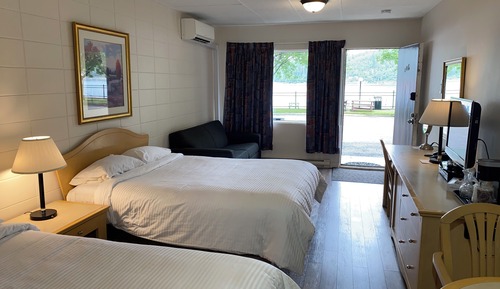 Habitación estándar, 2 camas de matrimonio, vistas al río