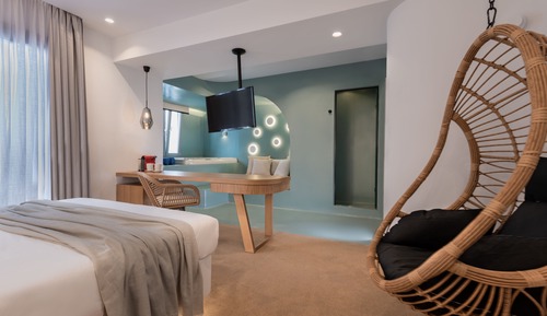 Executive Suite (Hercules Executive, Indoor Hot tub)