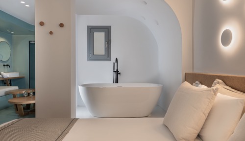 Achilles Superior Suite with steam bath and outdoor hottub