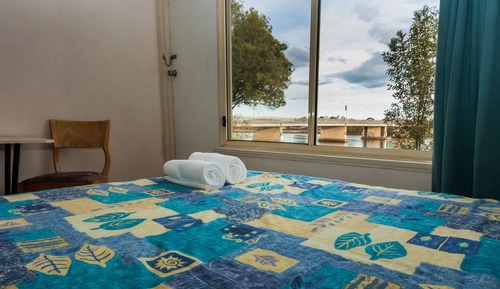 Habitación familiar, vistas al río