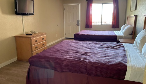 Habitación estándar, 2 camas de matrimonio, frigorífico y microondas