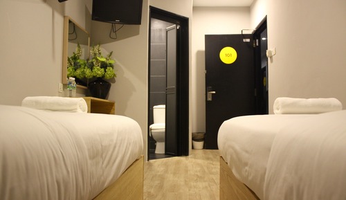 Habitación con 2 camas individuales