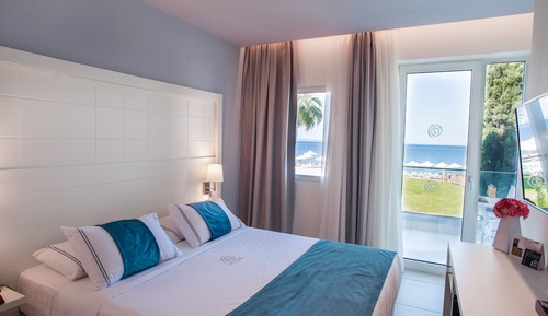 Habitación superior, vistas al mar