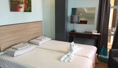 Estudio básico, 1 cama de matrimonio, cocina básica, vistas a la playa
