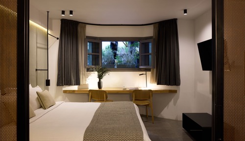 Habitación familiar, vistas al patio (Semi Ground floor)