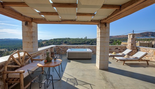 Exclusive Suite with Jacuzzi and Veranda