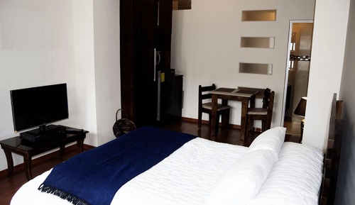 Habitación Deluxe, 1 cama de matrimonio, baño privado, planta baja