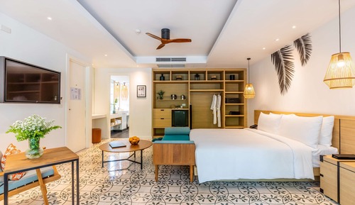 Estudio, 1 cama de matrimonio grande, balcón (Surin)