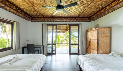 Habitación cuádruple Deluxe, frente a la playa (2nd Flr)
