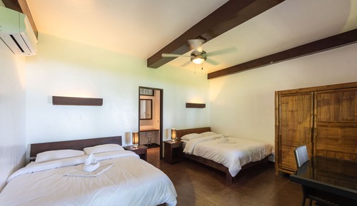 Habitación cuádruple Deluxe, frente a la playa (Ground Flr)