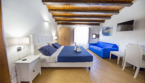 Habitación triple superior, vistas al mar