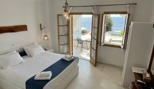 Estudio, vistas al mar