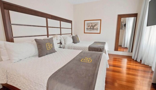 Suite junior, 2 camas de matrimonio