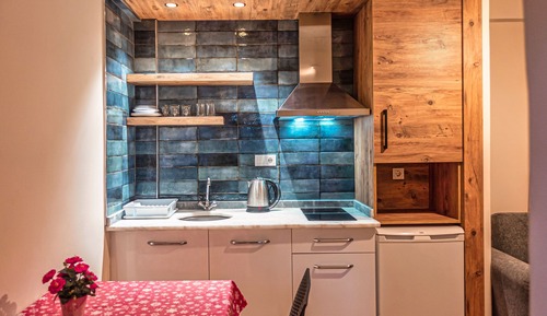 Apartamento Confort, cocina básica, vistas a la piscina