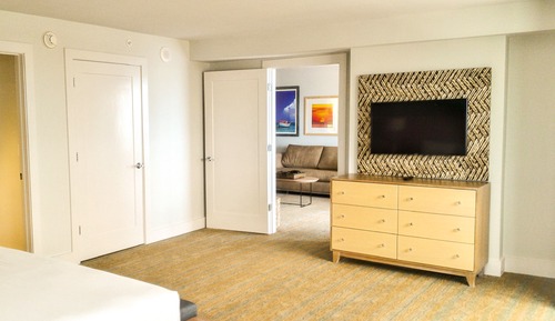 Suite, 1 cama de matrimonio grande, en esquina (King Corner Suite)