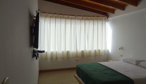 Bungalow, cocina básica, vistas a la piscina