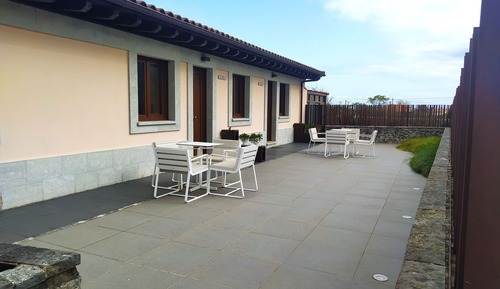 Habitación doble con salón, 1 cama doble y un sofá cama