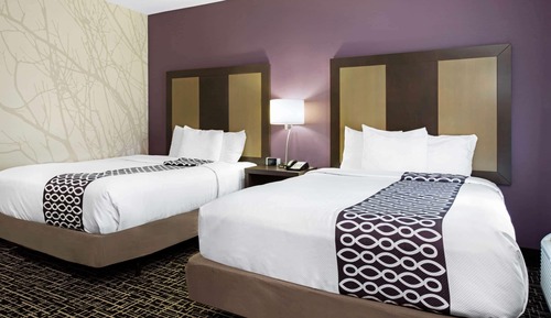 Habitación, 2 camas de matrimonio, accesible para personas con discapacidad (Mobility Accessible)