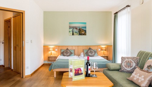 Habitación Confort doble, balcón, en la zona del jardín