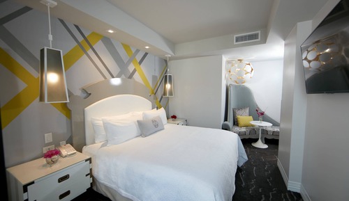 Habitación, 1 cama de matrimonio grande, vistas a la ciudad (Mobility Accessible, Tub)