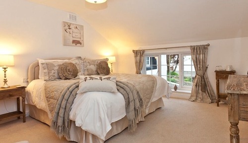 Habitación con 1 cama doble o 2 individuales, baño privado (Stone)