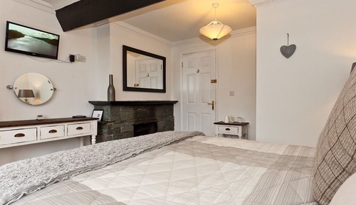 Habitación doble superior, baño privado, vistas al jardín (Slate)