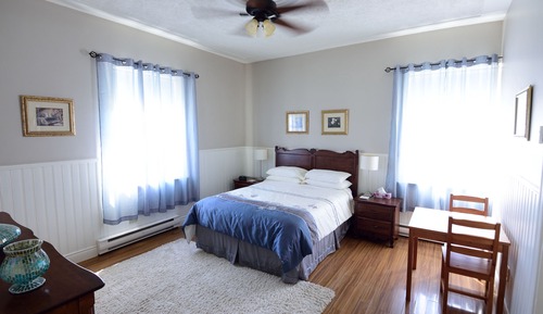 Suite, Private Bathroom (Magella)