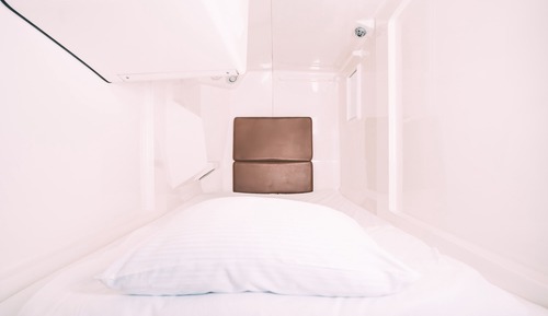 Dormitorio compartido, solo para mujeres, no fumadores, baño compartido
