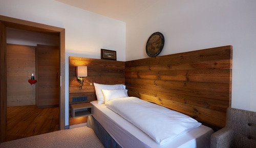 Apartamento, patio, vistas a la montaña