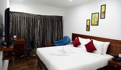 Habitación Confort, 1 cama doble, vistas a la ciudad, en esquina
