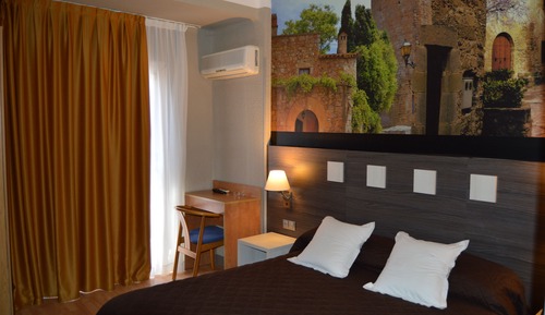 Habitación superior con 1 cama doble o 2 individuales