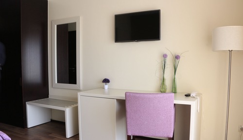 Habitación con 1 cama doble o 2 individuales, vistas a la ciudad