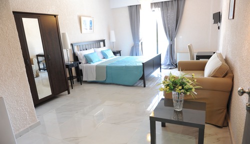 Habitación triple superior, 1 habitación, balcón