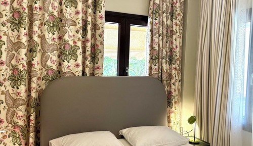 Small Double Room, 1 Queen Bed, Balcony, Hill View (1)