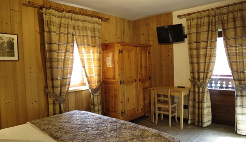 Habitación económica con 1 cama doble o 2 individuales