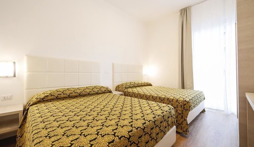 Habitación estándar con 1 cama doble o 2 individuales