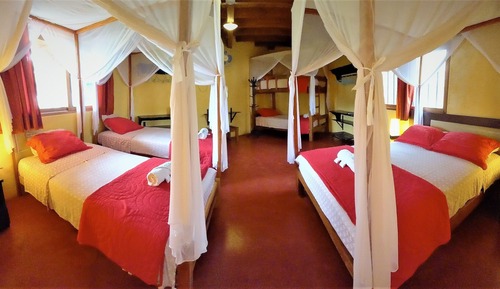 Habitación familiar, vistas a la piscina (6 persons)