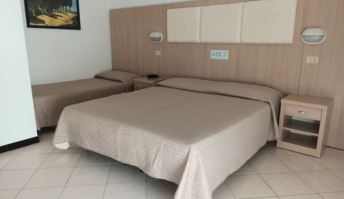 Habitación triple (Beach package)