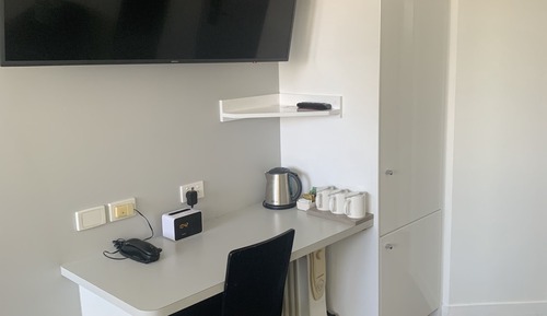 Habitación (Queen + Double)