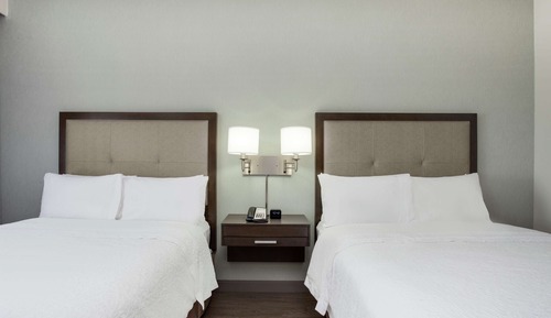 Estudio, 2 camas de matrimonio, no fumadores, frigorífico y microondas