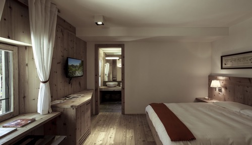 Habitación doble superior (Colani Medium)
