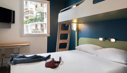 Habitación, varias camas