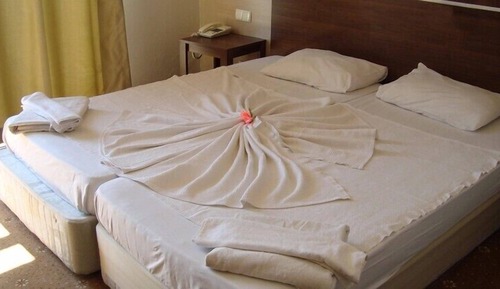 Habitación estándar con 1 cama doble o 2 individuales