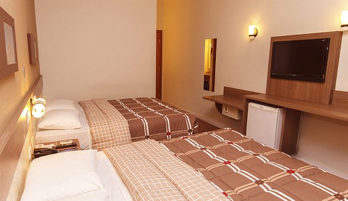 Habitación estándar con 2 camas individuales, 2 camas dobles