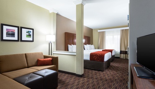 Suite, varias camas, no fumadores (2 Queens, 2 Person Sofa Bed)