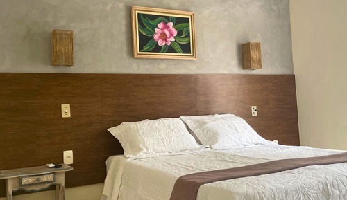 Habitación clásica con 2 camas individuales, 1 cama doble, balcón