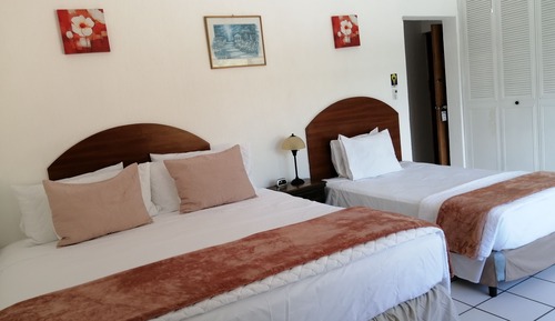 Habitación estándar con 1 cama doble o 2 individuales, varias camas, no fumadores, baño privado