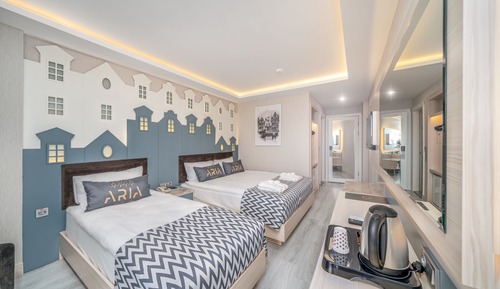 Habitación estándar con 1 cama doble o 2 individuales, vistas a la montaña