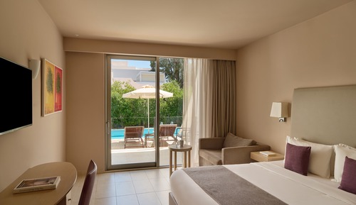 Double Room Swim Up Inland View