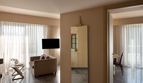 One Bedroom Suite Inland View